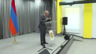 Пашинян призвал жителей Эребуни сделать образование образом жизни на открытии комплекса имени Акоба Коджояна
