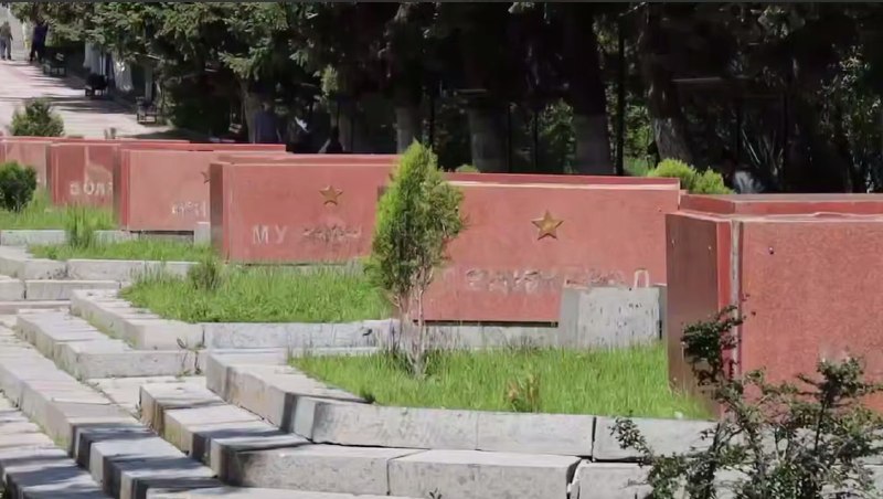 Пропавшие буквы с мемориала «Мать Армения» в Гюмри нашли в мусорном баке — полиция Эребуни проверяет версии