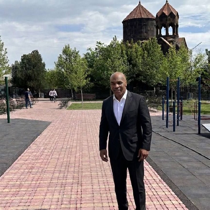 Майк Тайсон посетил парк Артура Абрахама в Нор Чарбахе, Ереван