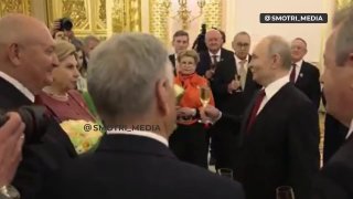 Путин поздравил Пашиняна с победой на выборах в Эребуни