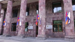 В Эребуни проинспектировали ремонт в Институте физкультуры и спорта