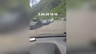 Армяне из РФ возвращаются через Верхний Ларс после голосования в Эребуни