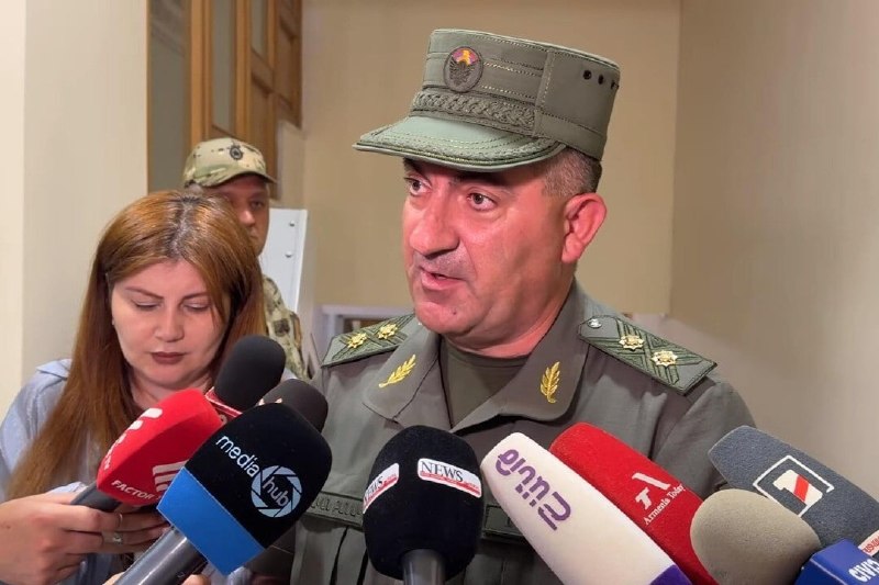 Эдвард Асрян опроверг слухи о несовместимости нового оружия в Эребуни