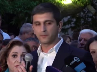 У здания ЦИК в Ереване прошла акция сторонников проигравших кандидатов
