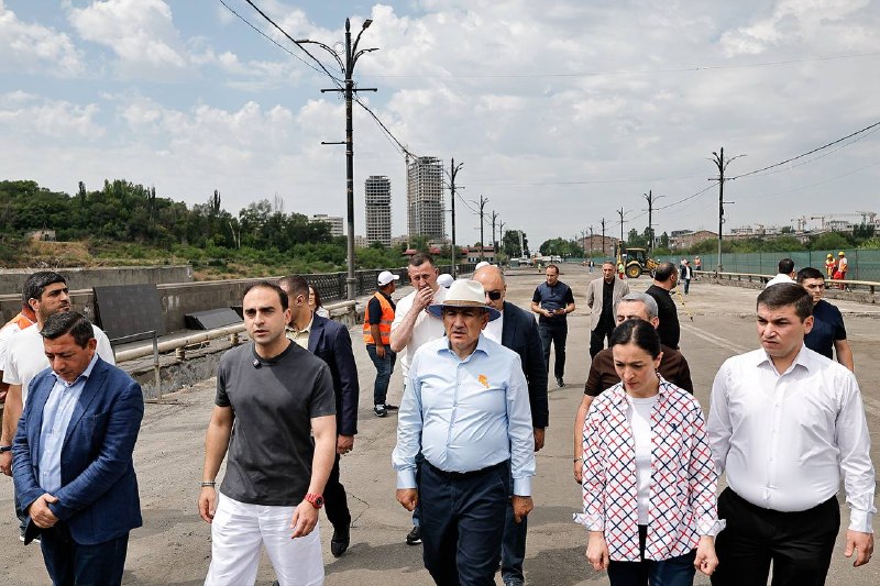 Пашинян проинспектировал ремонт моста Киевян в Ереване