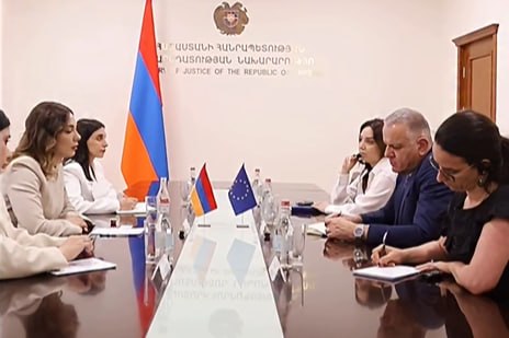 Министр юстиции Армении и глава делегации ЕС обсудили реформы в Эребуни