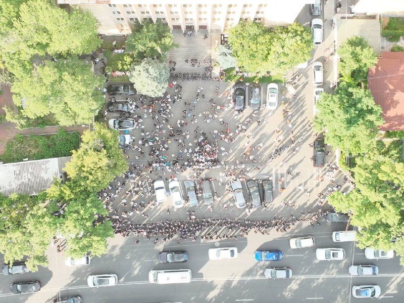 В Эребуни на митинге оппозиции собралось менее 200 человек