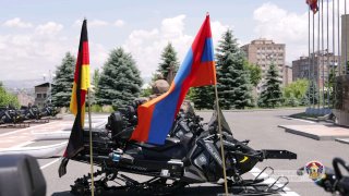Армения получила из Германии 16 снегоходов для армии: техника для высокогорья