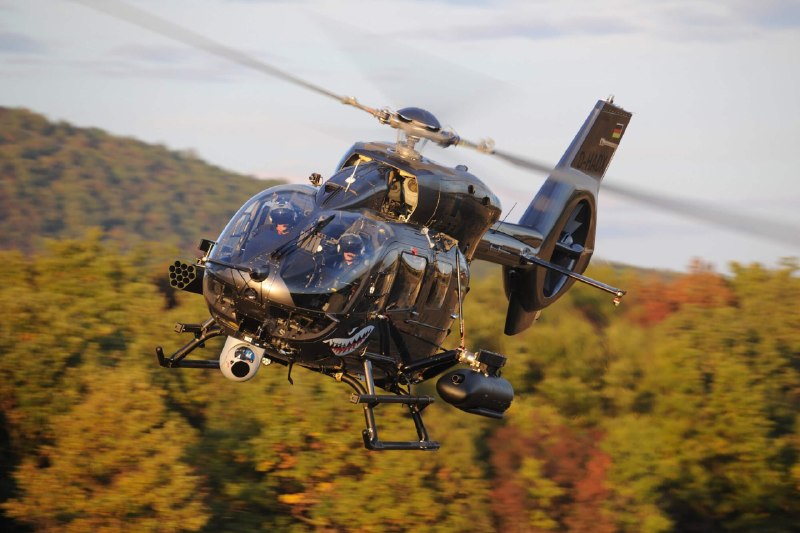Армения и Airbus Helicopters подписали контракт на шесть вертолетов H145 в рамках визита Макрона в Ереван